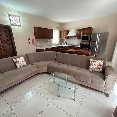 2 Bdr Large Terrace & Bbq Area Apartment